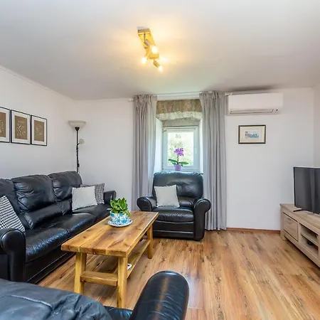 House Jele * Vrh (Krk)